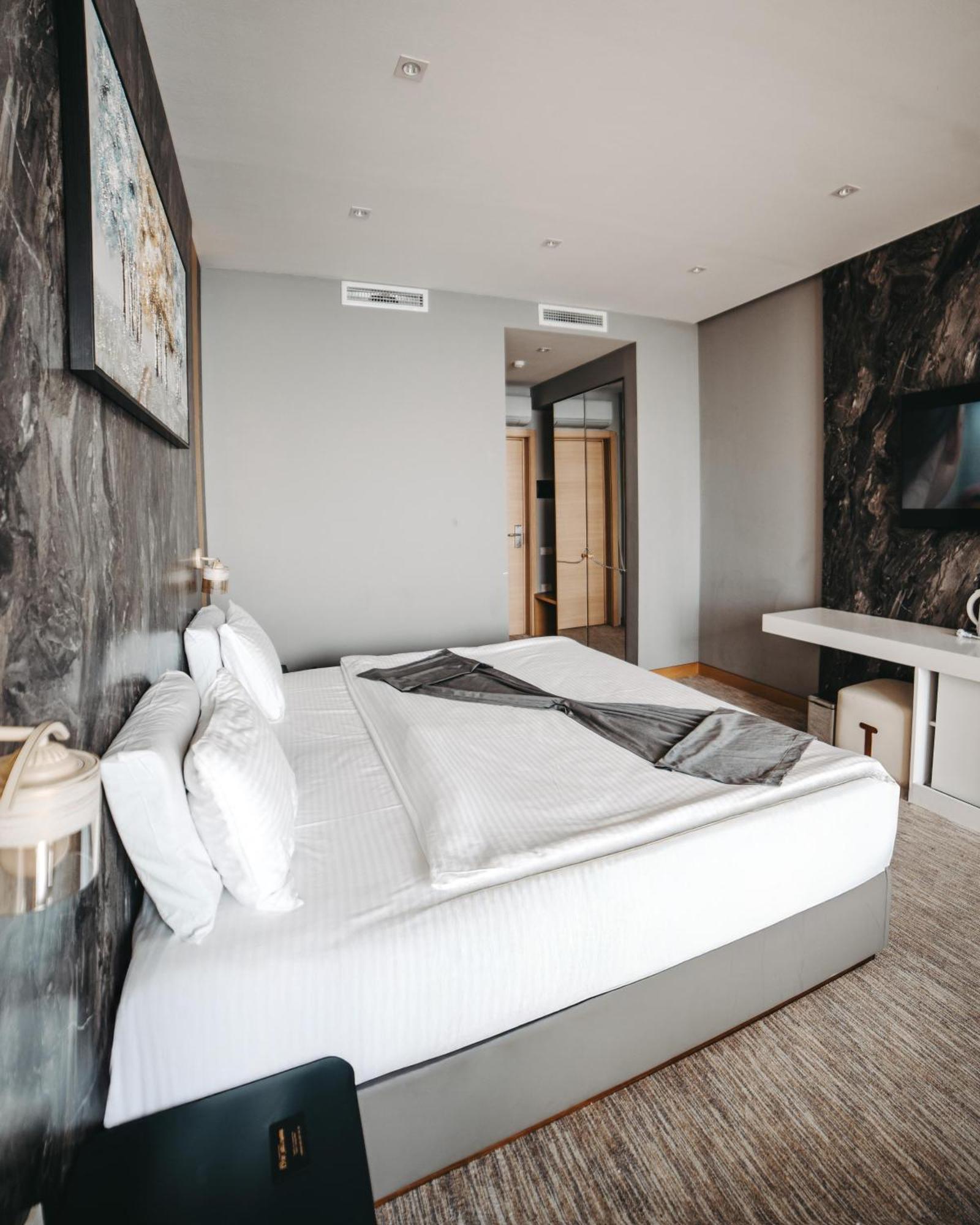Hotel Port Marine By Hollywood Baku
